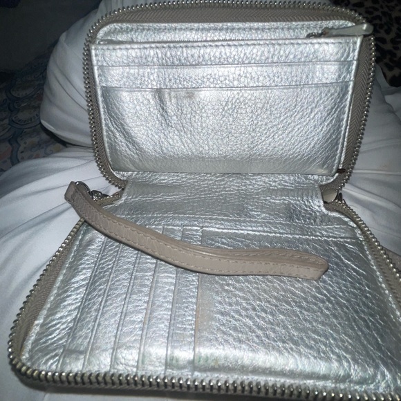 Tory Burch Wallet - Picture 5 of 6